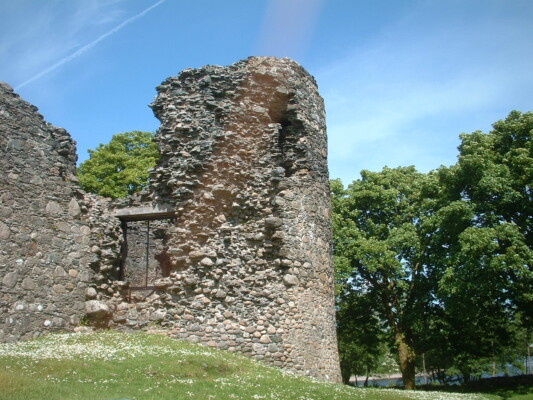 Old Inverlochy castle